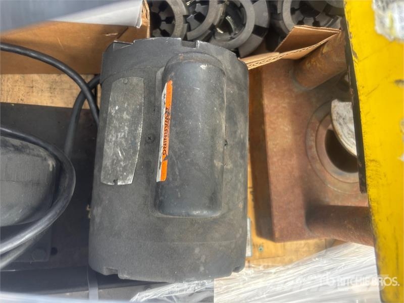 Quantity of Weatherhead Crimping Machine and Acces Drugi deli