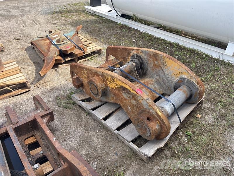  Quantity of Wedge Coupler and Suspension Brackets Drugi deli