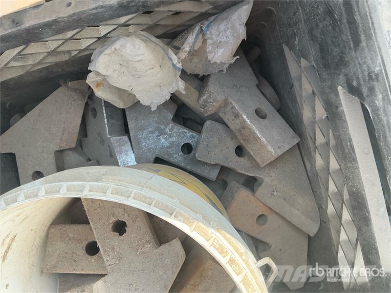 Quantity of Welding Wire and Miscellaneous Parts Drugi deli