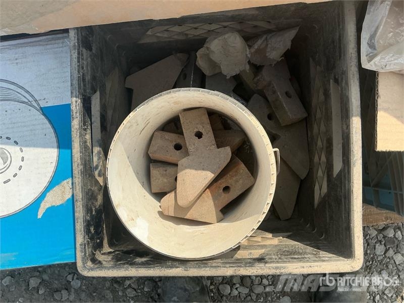 Quantity of Welding Wire and Miscellaneous Parts Drugi deli