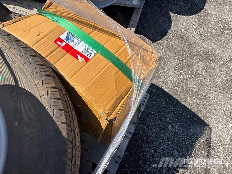 Quantity of Wheels Tyres, wheels and rims