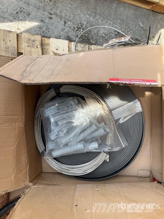 Quantity of Winch, Of Straps/Wire. Assorted Parts Drugi deli