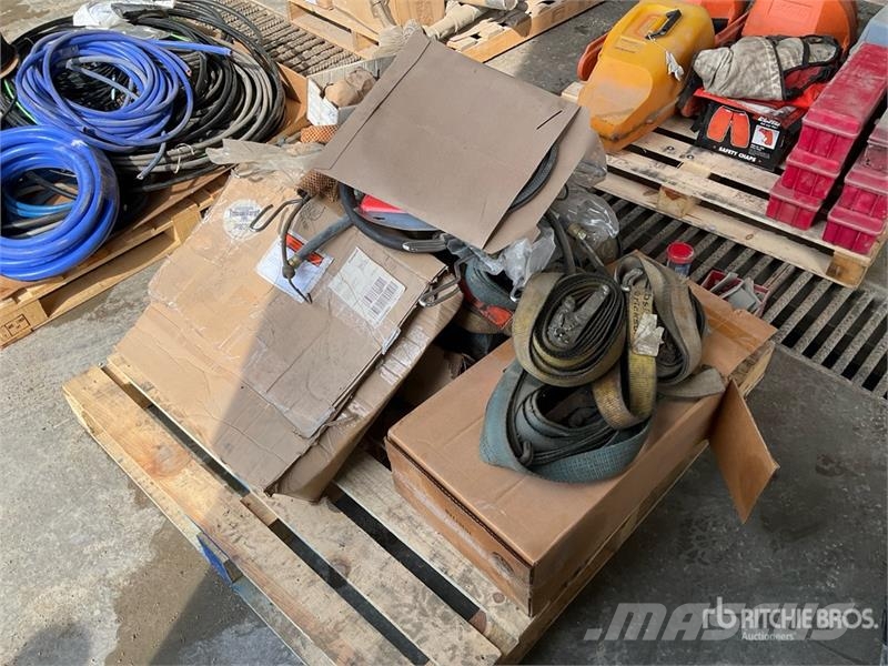 Quantity of Winch, Of Straps/Wire. Assorted Parts Drugi deli