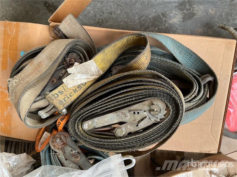 Quantity of Winch, Of Straps/Wire. Assorted Parts Drugi deli