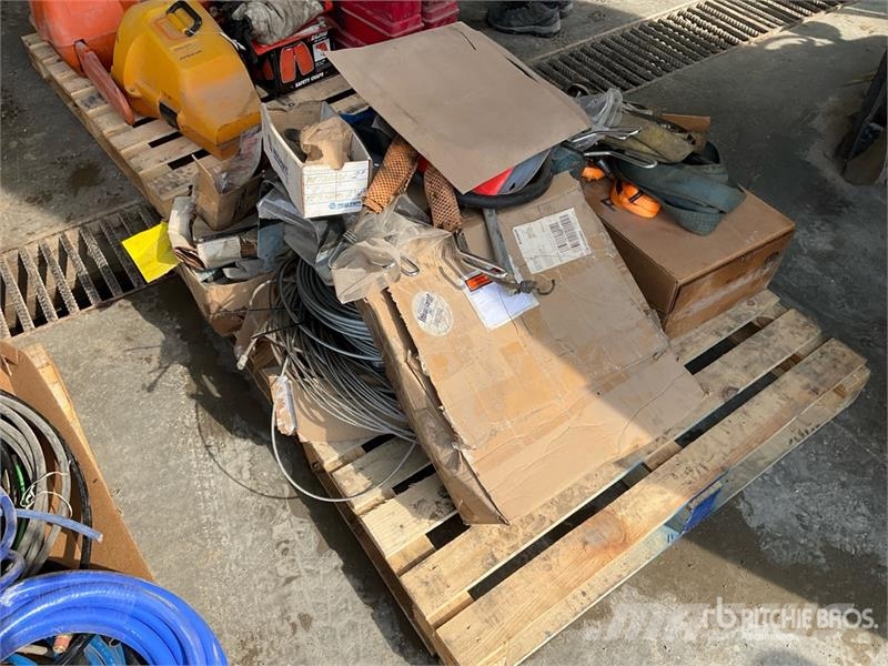 Quantity of Winch, Of Straps/Wire. Assorted Parts Drugi deli