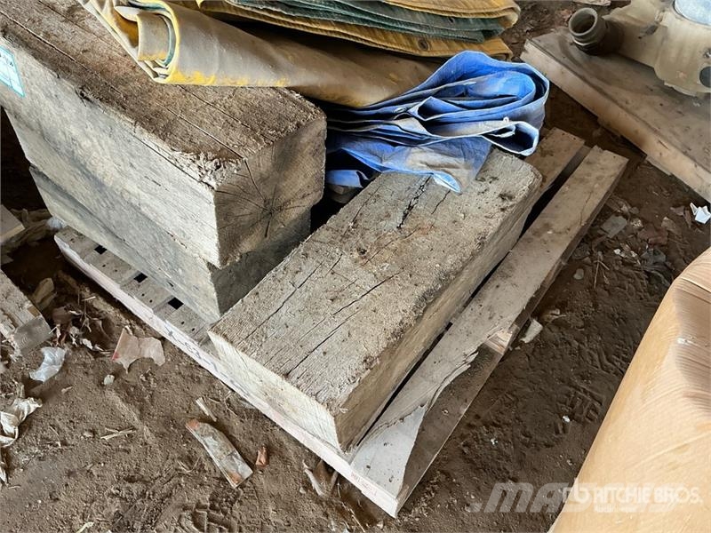 Quantity of Wooden Blocks and Tarps Drugi deli