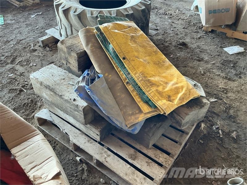 Quantity of Wooden Blocks and Tarps Drugi deli