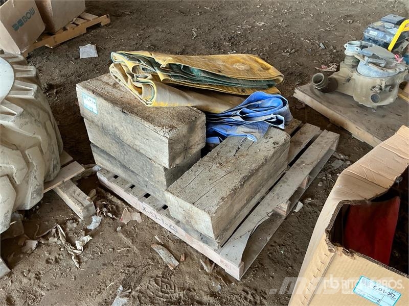Quantity of Wooden Blocks and Tarps Drugi deli