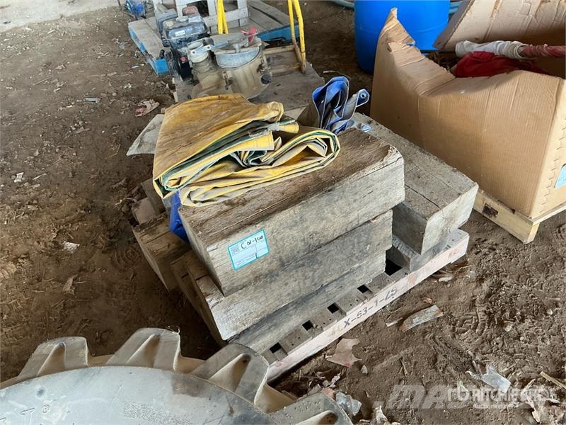 Quantity of Wooden Blocks and Tarps Drugi deli