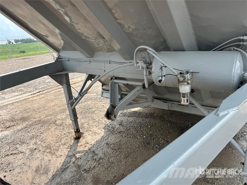 Raglan 38 ft Tri/A Belly Dump Trailer Bañera