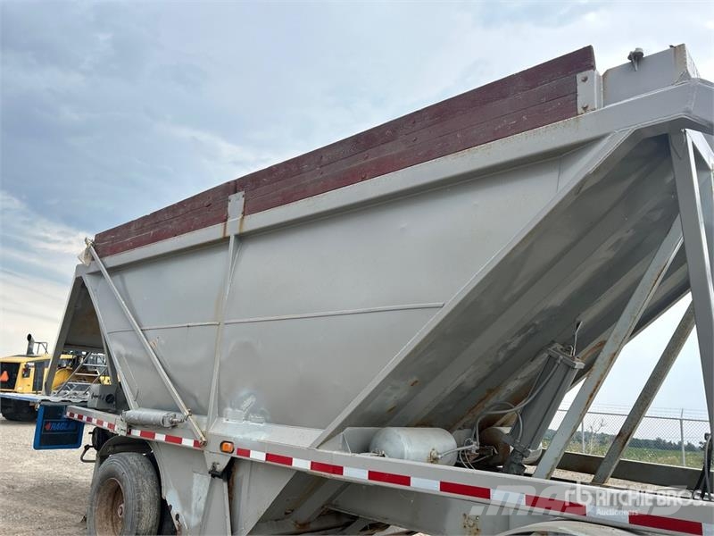 Raglan 47 ft Quad/A Belly Dump Trailer Bañera