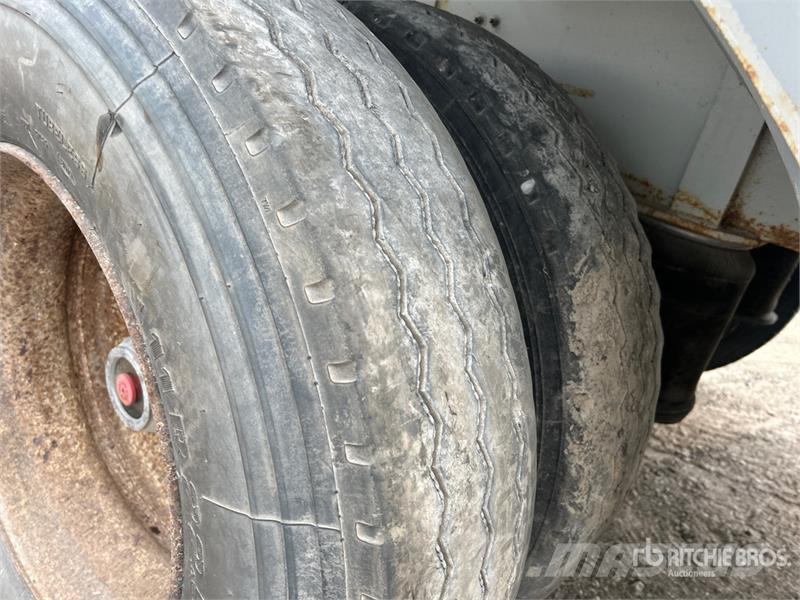 Raglan 47 ft Quad/A Belly Dump Trailer Bañera