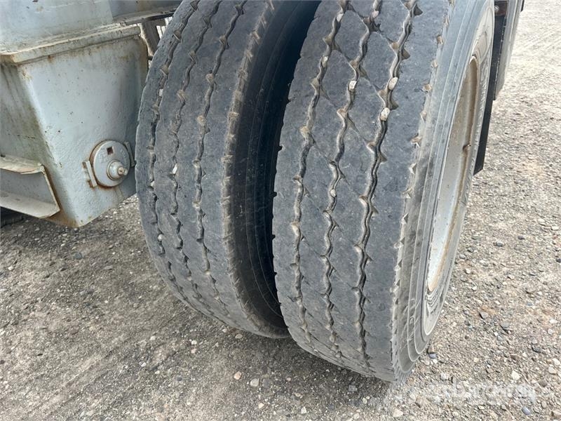 Raglan 47 ft Quad/A Belly Dump Trailer Bañera