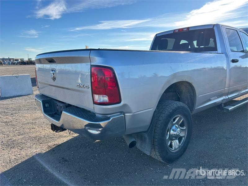 RAM 2500 4x4 Crew Cab Pickup Otras furgonetas