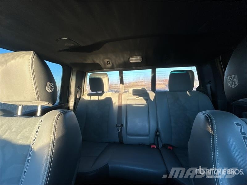 RAM 2500 4x4 Crew Cab Pickup Drugi