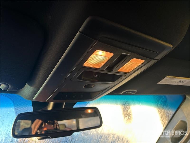 RAM 2500 4x4 Crew Cab Pickup Drugi