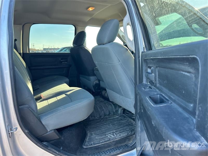 RAM 2500 4x4 Crew Cab Pickup Otras furgonetas