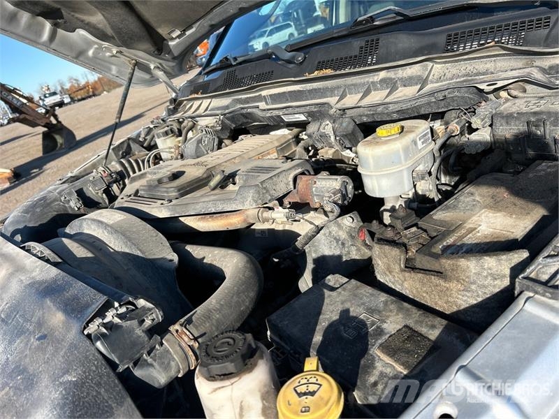 RAM 2500 4x4 Crew Cab Pickup Otras furgonetas