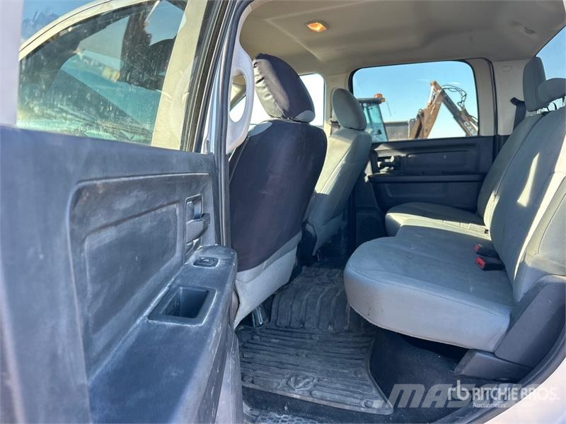 RAM 2500 4x4 Crew Cab Pickup Otras furgonetas