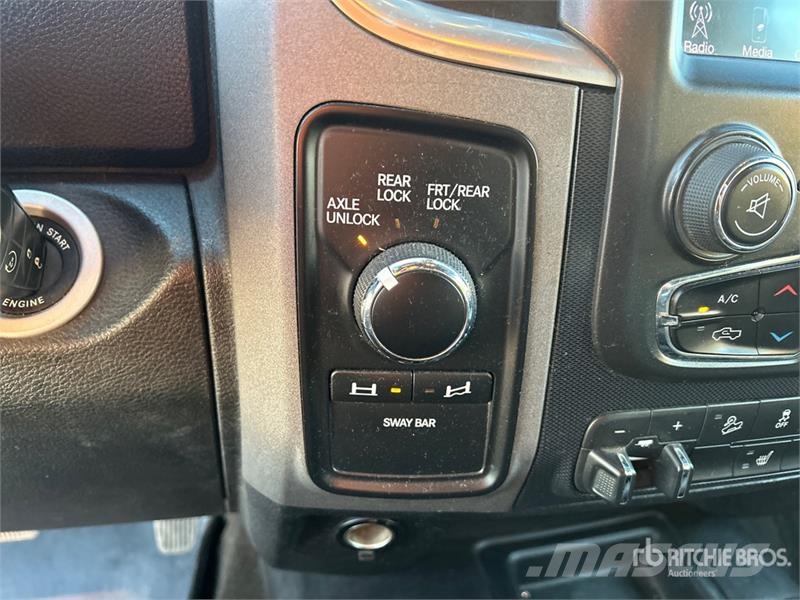 RAM 2500 4x4 Crew Cab Pickup Drugi