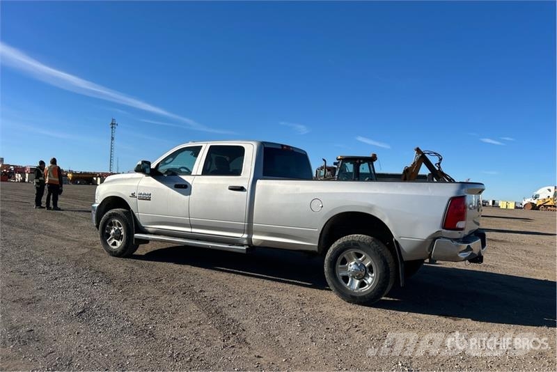 RAM 2500 4x4 Crew Cab Pickup Otras furgonetas
