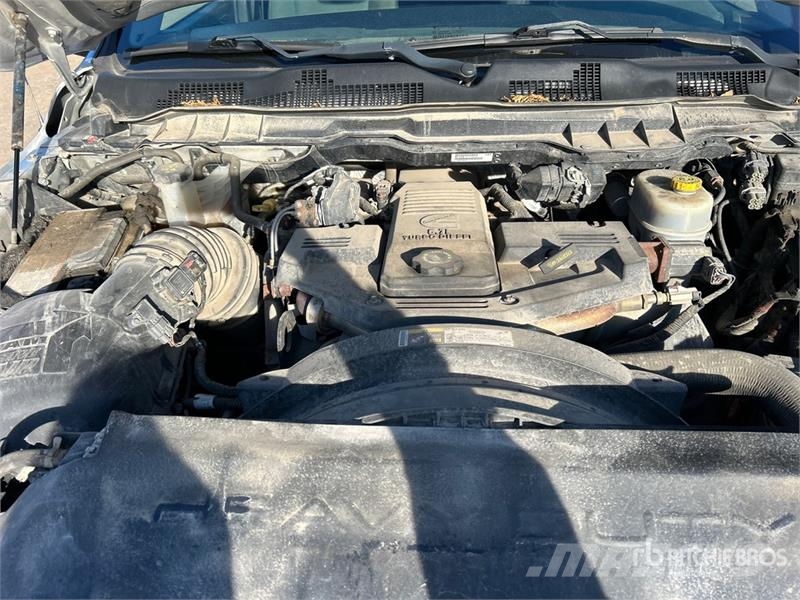 RAM 2500 4x4 Crew Cab Pickup Otras furgonetas