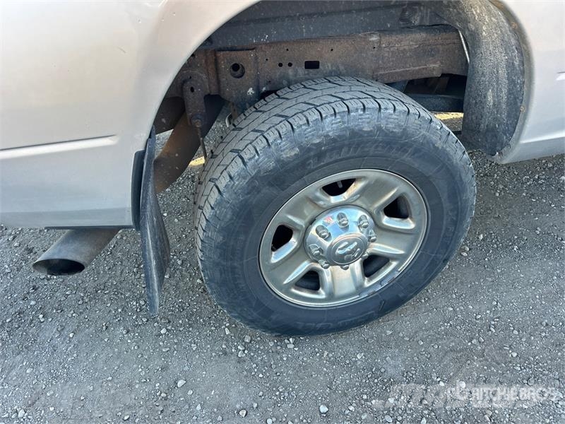 RAM 2500 4x4 Crew Cab Pickup Otras furgonetas