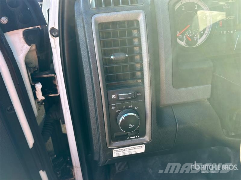 RAM 5500 4x4 Crew Cab Snow Plow Truck Komunalna vozila za opštu namenu