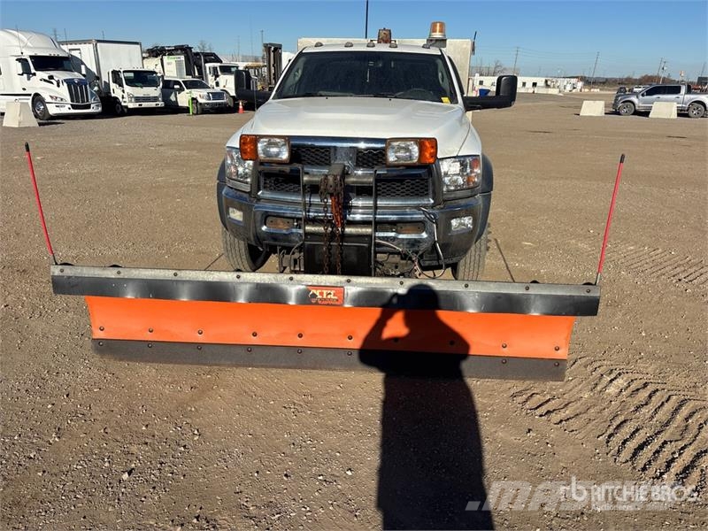RAM 5500 4x4 Crew Cab Snow Plow Truck Komunalna vozila za opštu namenu