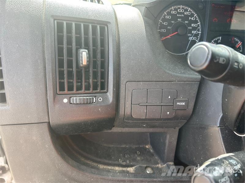 RAM ProMaster 2500 Cargo Van Lieferwagen