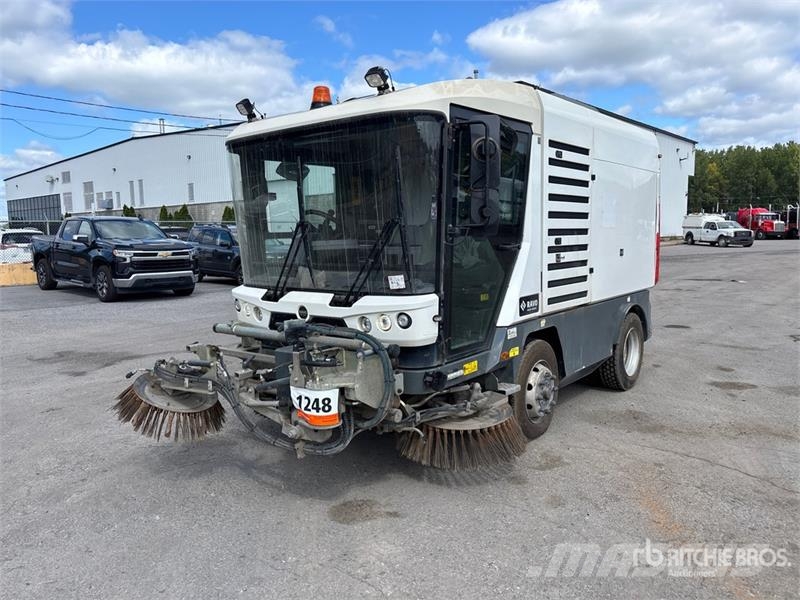 Ravo 5SER Sweeper Truck Прибиральні машини