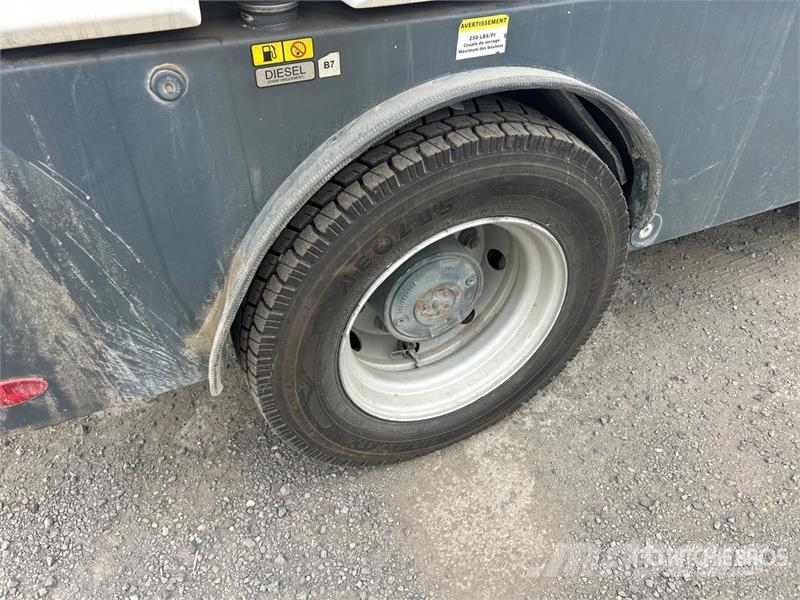 Ravo 5SER Sweeper Truck Utcaseprő teherautók
