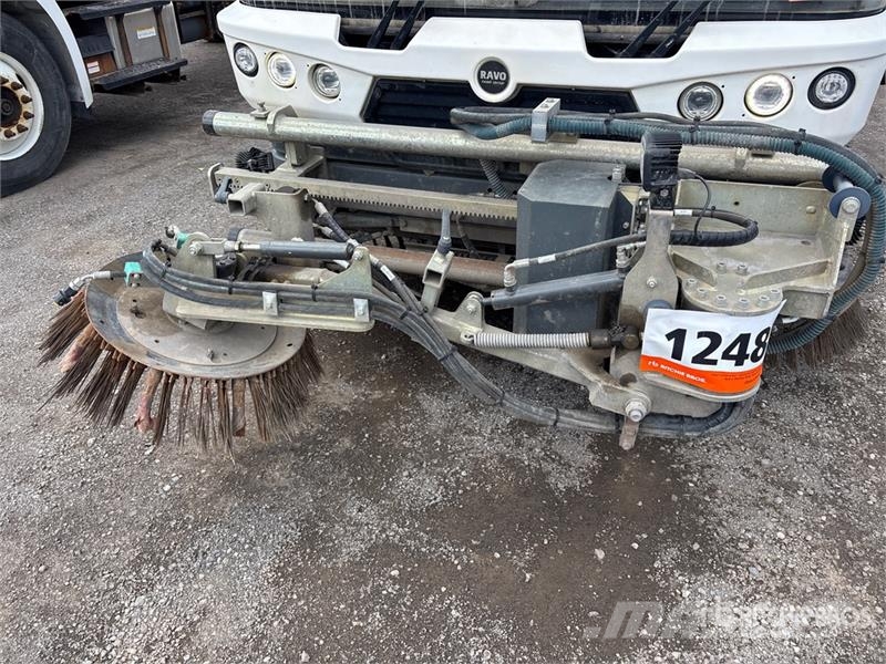 Ravo 5SER Sweeper Truck Прибиральні машини