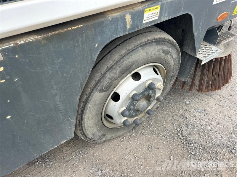 Ravo 5SER Sweeper Truck Utcaseprő teherautók