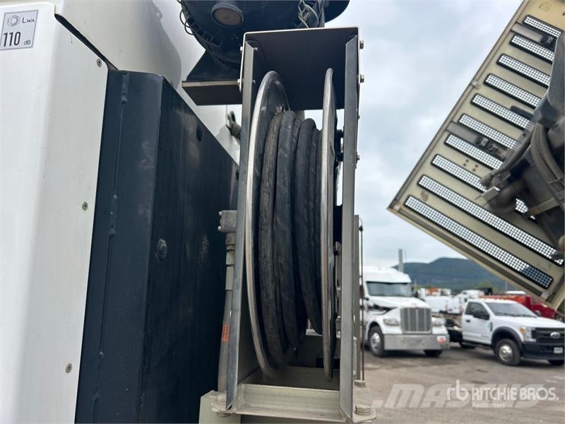Ravo 5SER Sweeper Truck Utcaseprő teherautók