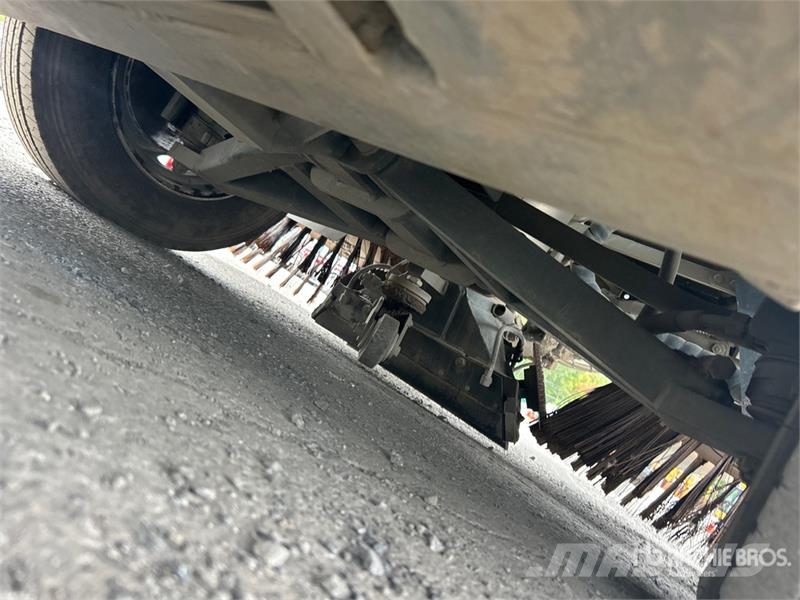 Ravo 5SER Sweeper Truck Utcaseprő teherautók