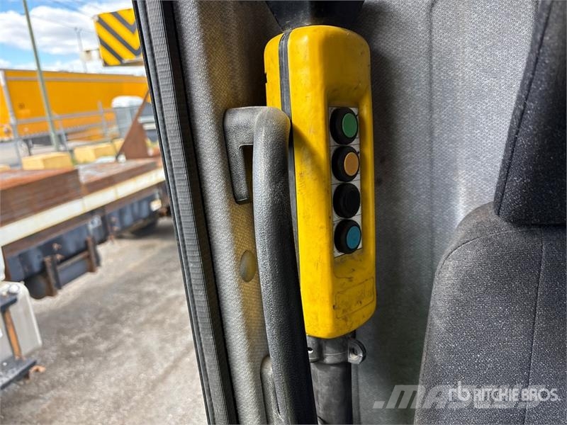 Ravo 5SER Sweeper Truck Прибиральні машини