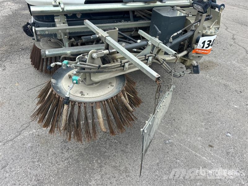 Ravo 5SER Sweeper Truck Utcaseprő teherautók