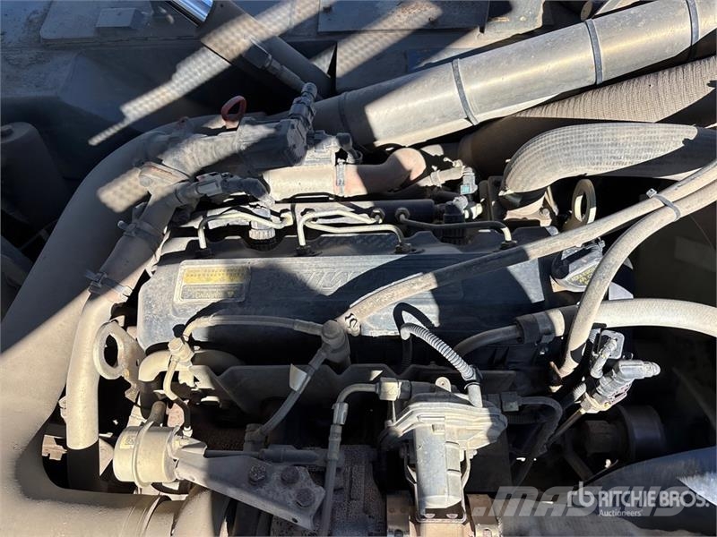 Ravo 5SER Sweeper Truck Прибиральні машини