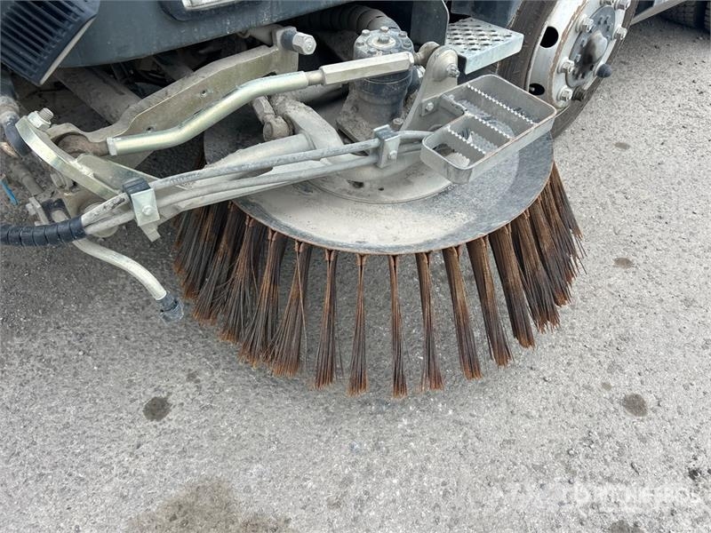 Ravo 5SER Sweeper Truck Utcaseprő teherautók