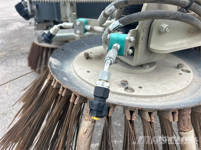Ravo 5SER Sweeper Truck Utcaseprő teherautók