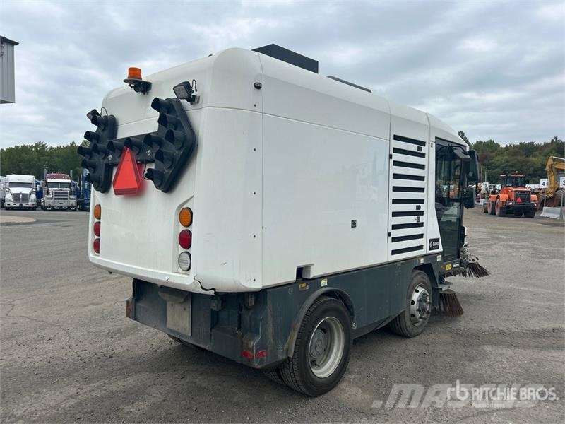 Ravo 5SER Sweeper Truck Utcaseprő teherautók