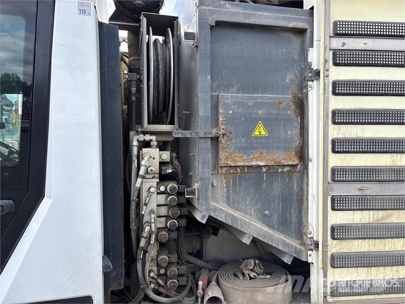 Ravo on Ravo 5SER Sweeper Truck Utcaseprő teherautók
