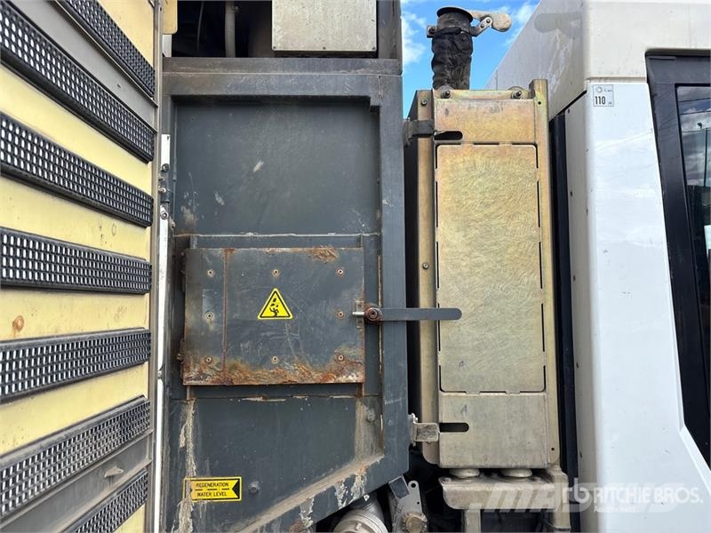 Ravo on Ravo 5SER Sweeper Truck Utcaseprő teherautók