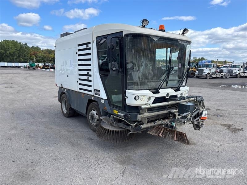 Ravo on Ravo 5SER Sweeper Truck Utcaseprő teherautók