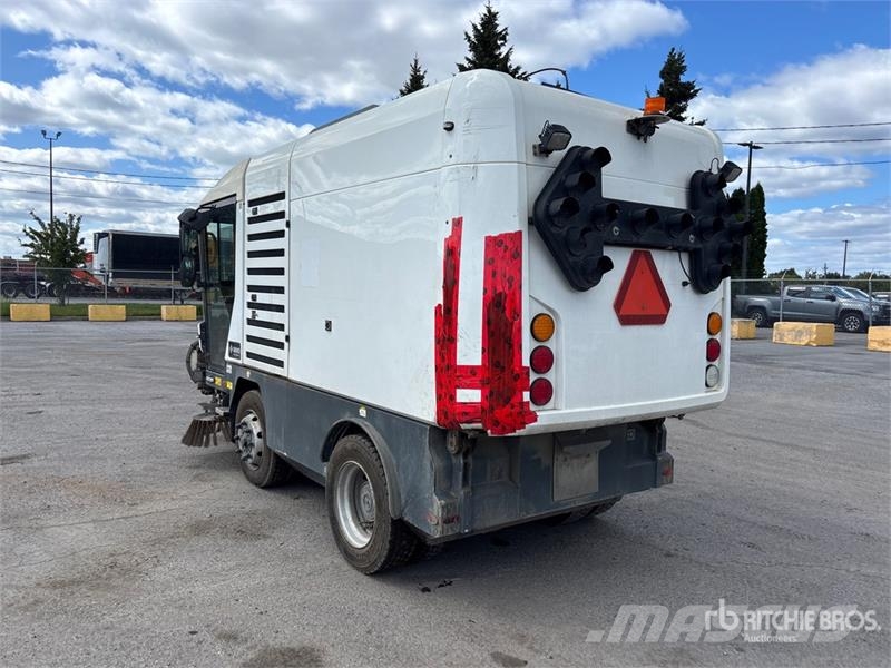 Ravo on Ravo 5SER Sweeper Truck Utcaseprő teherautók