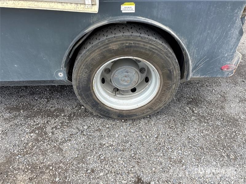 Ravo on Ravo 5SER Sweeper Truck Utcaseprő teherautók