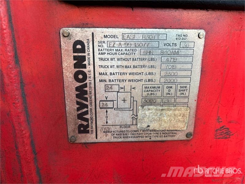 Raymond EASI R30TT 3000 lb Reach Truck شاحنة مناولة