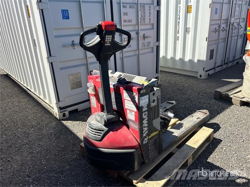 Raymond WALKIE 8210 4500 lb Pallet Jack (Inoperable) 핸드파레트 트럭
