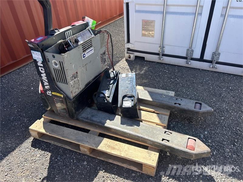 Raymond WALKIE 8210 4500 lb Pallet Jack (Inoperable) 핸드파레트 트럭